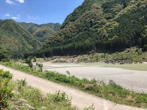 31熊野川河原