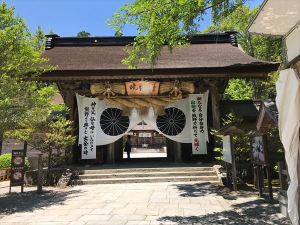 34熊野本宮大社拝殿への門